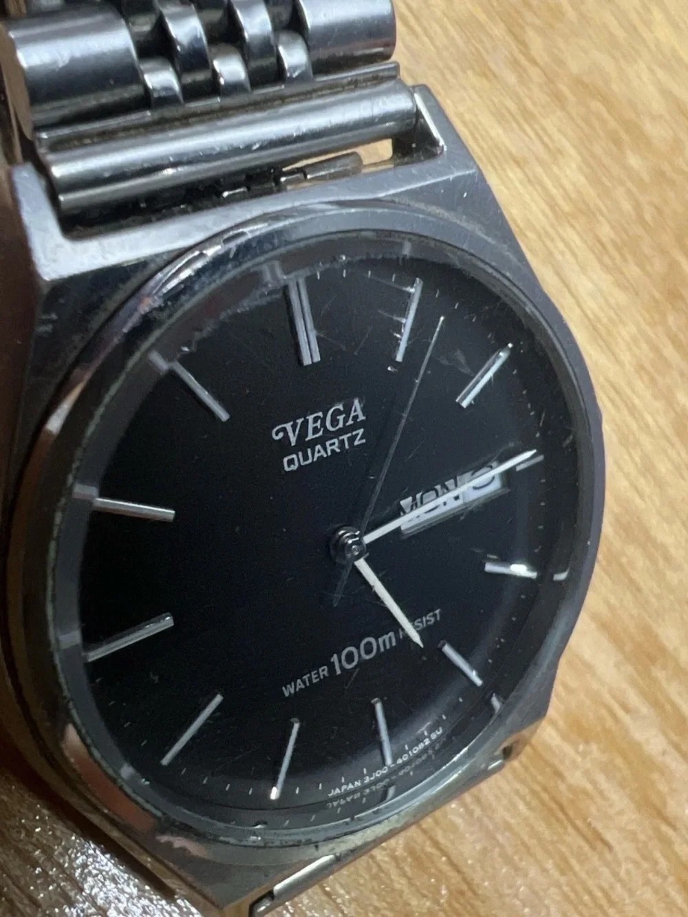 Vintage Citizen Vega Water 100m Resist Black Dial Mens Quartz Watch